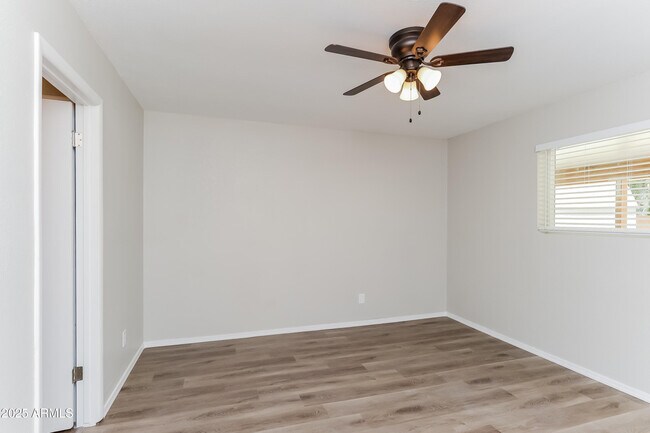 Building Photo - 555 N Elm