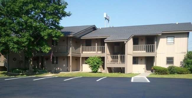 Building Photo - Ontario Village Apartments - 1203-6