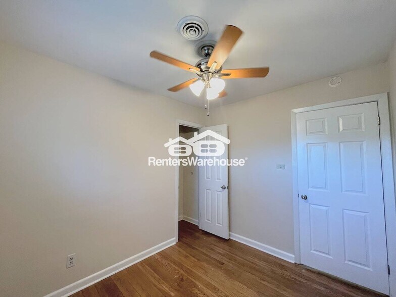 Building Photo - 1121 Sherry Ave