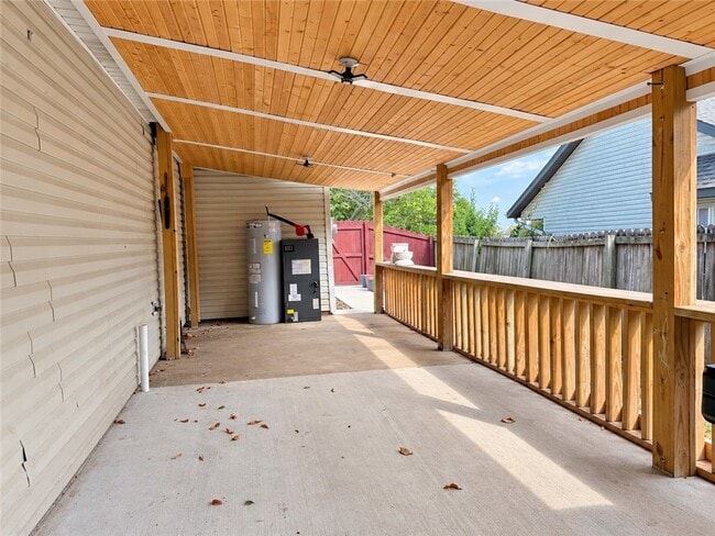 Building Photo - 2678 Brookside St