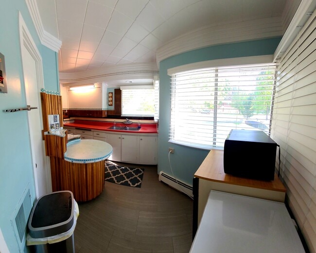 Building Photo - 699 N 600 E