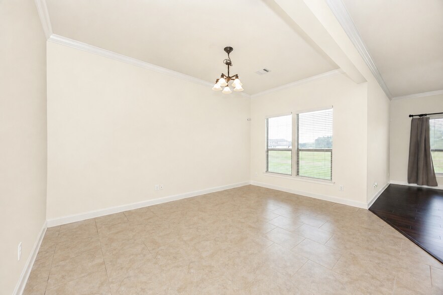 Building Photo - 37436 Amalfi Dr