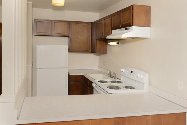 Building Photo - 611 Stover St