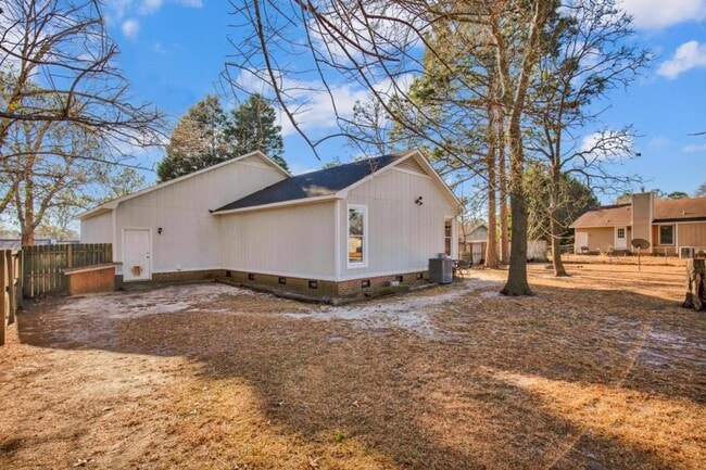 Building Photo - 3681 Highgate Dr