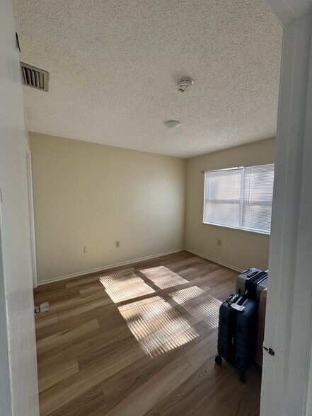 Building Photo - 6452 109th Ter N