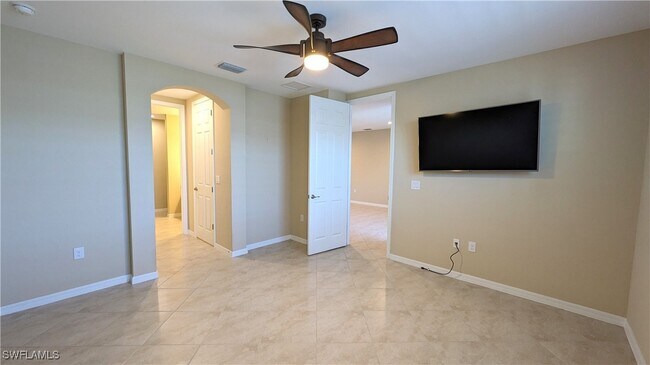 Building Photo - 14822 Edgewater Cir