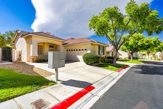 Building Photo - Beautiful One Story 2 Bedroom Townhome With 2 Car Attached Garage
