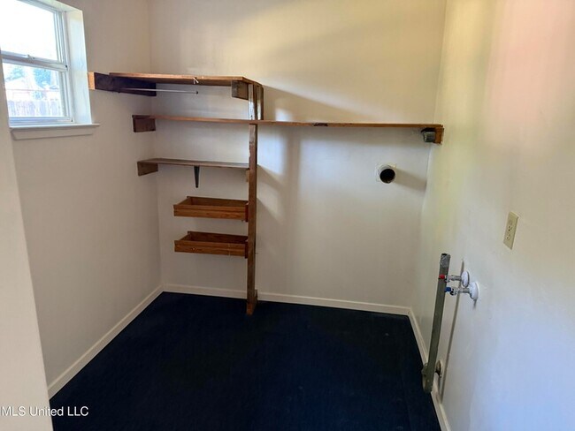 Building Photo - 2507 Middlecoff Dr