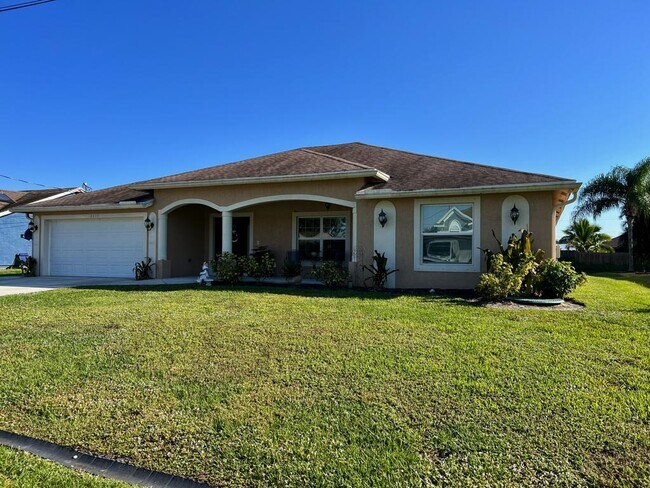 Primary Photo - 4417 SW Baturro St