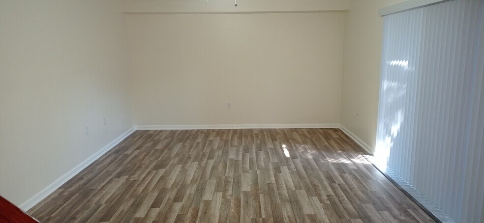 Building Photo - 2706 12th Ct