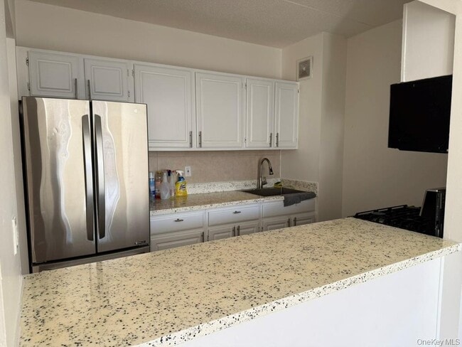 Building Photo - 459 Central Ave