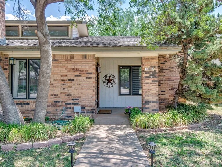 Front of house - 106 N Troy Ave
