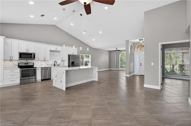 Building Photo - 2138 E Crown Pointe Blvd