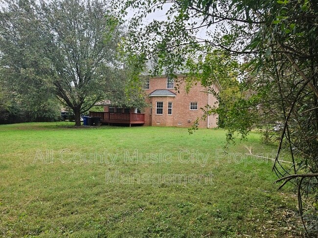 Building Photo - 425 Chamberlain Park Ln