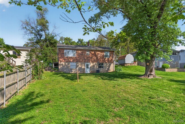 Building Photo - 21 Fern Ridge Ave