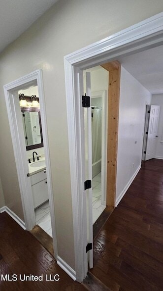 Building Photo - 933 Glastonbury Cir