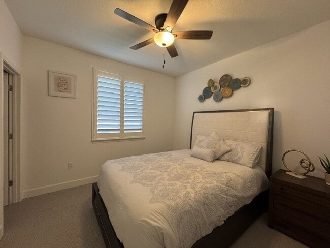 Building Photo - Beautiful 5-Bedroom Home with Solar