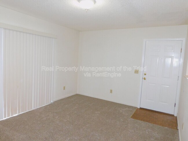 Building Photo - 515 Mystic Dr