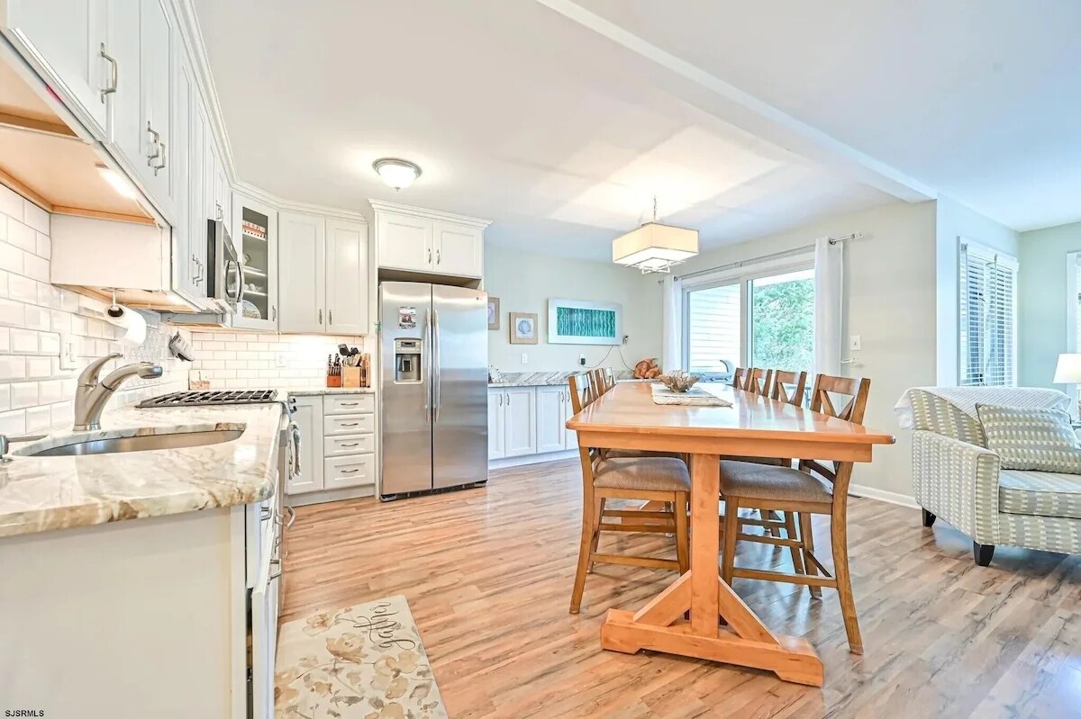 Building Photo - 518 W Brigantine Ave