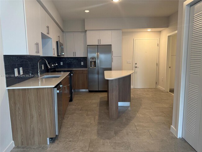 Building Photo - 2500 SW 22nd Terrace