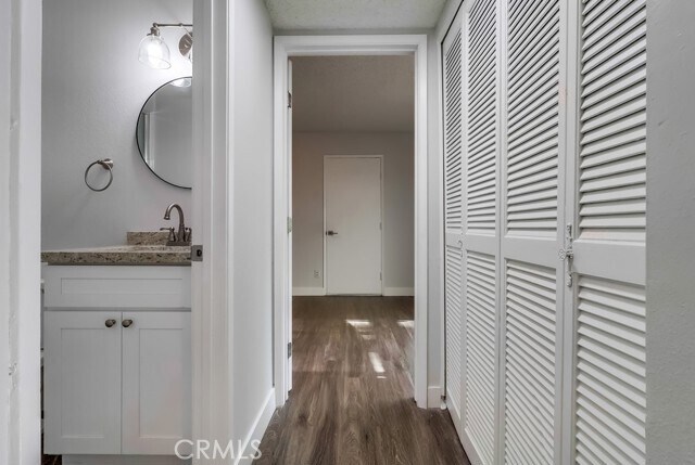 Building Photo - 7030 Seawind Dr