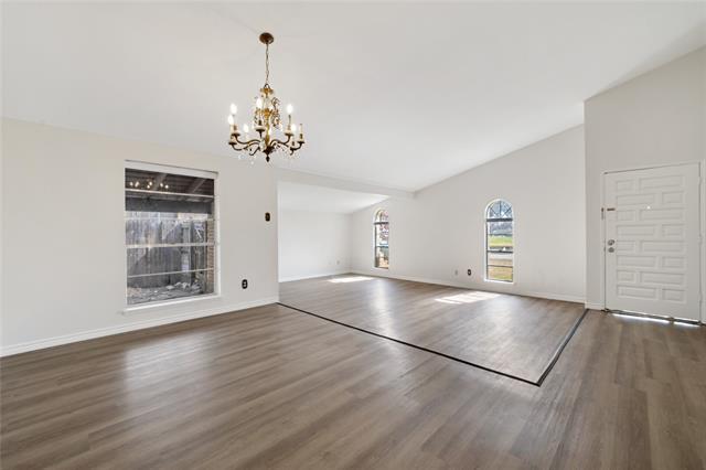 Building Photo - 3021 Pinewood Dr