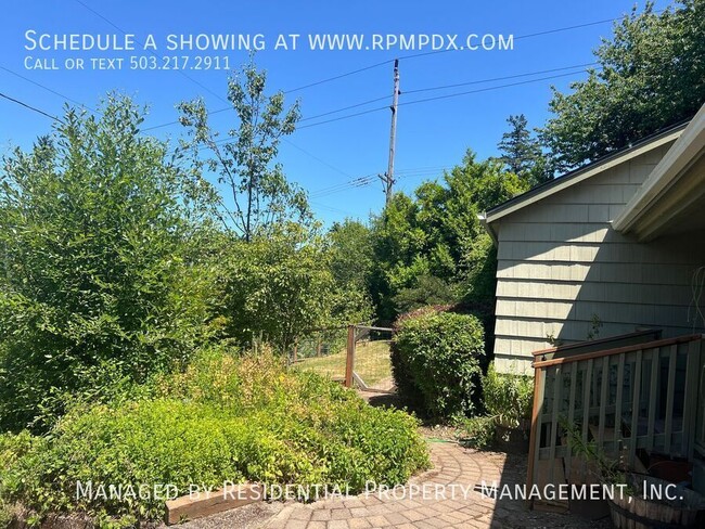 Building Photo - 4512 SW Fairvale Ct