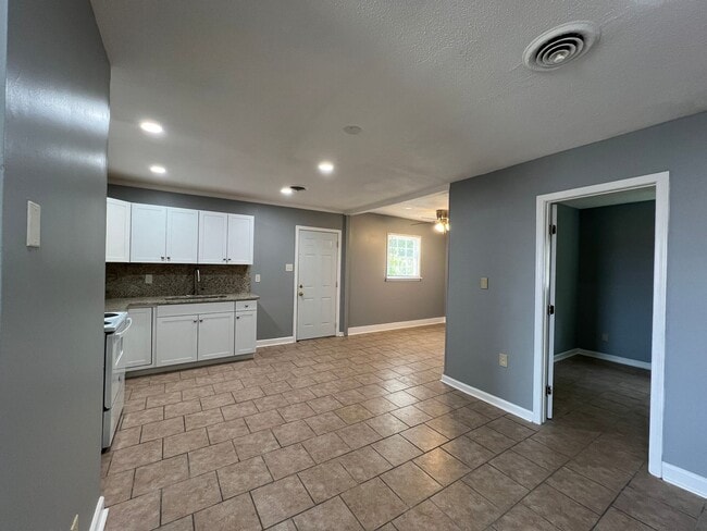 Building Photo - Home for Rent in Montgomery