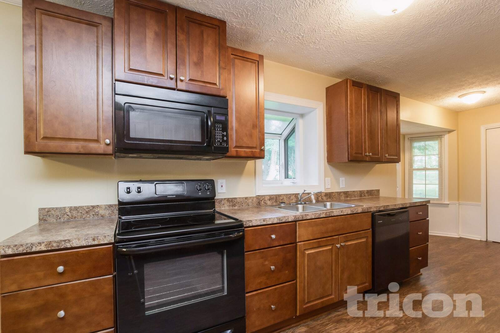 Building Photo - 2807 Alamo Pl