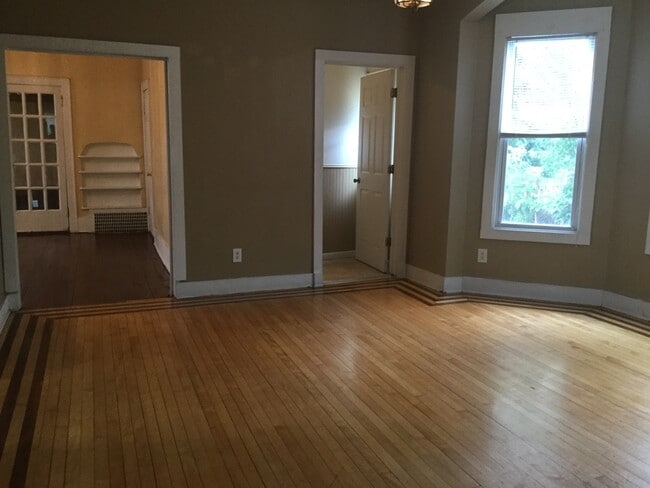 Building Photo - 3 bedroom Single Family ( Harambee )