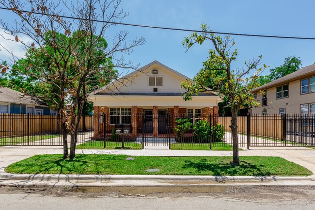 Primary Photo - 4310 Wilmer St
