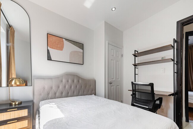 Building Photo - 4 W 108th St