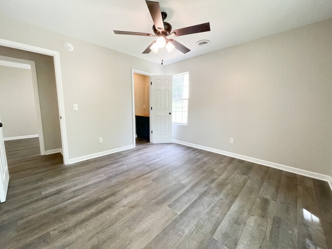 Building Photo - 437 Kingshead Ct