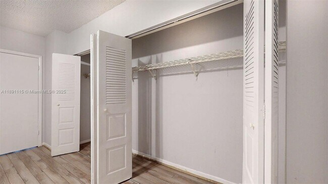 Building Photo - 4850 SW 63rd Terrace