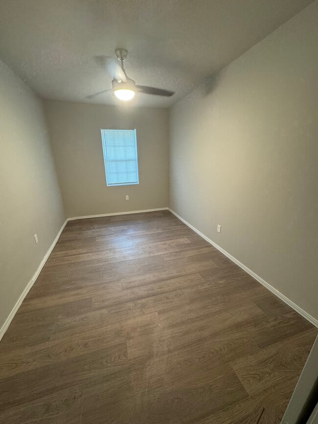 Building Photo - 5004 Brookdale Dr