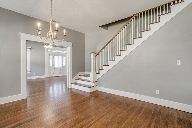 Building Photo - Amazingly Remodeled 1916 Home Located in N...