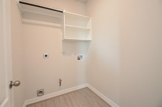 Building Photo - 7402 Sunlit Hbr Dr