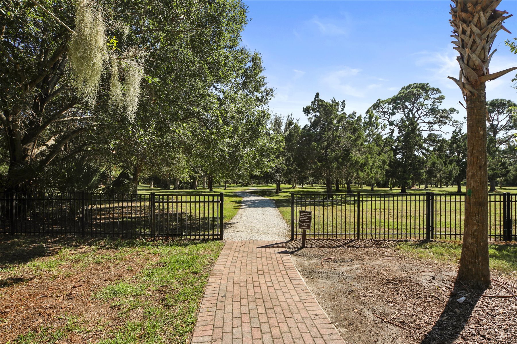 Building Photo - 1711 Starling Dr