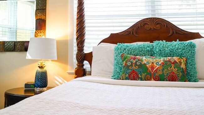 Building Photo - 14 Sanchez Ave