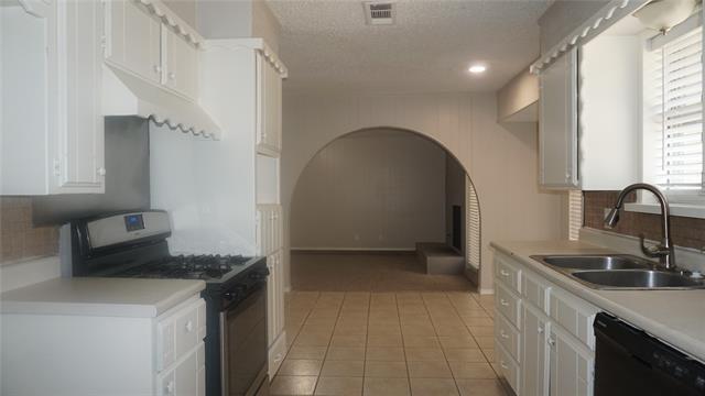 Building Photo - 2308 Warwick Ct
