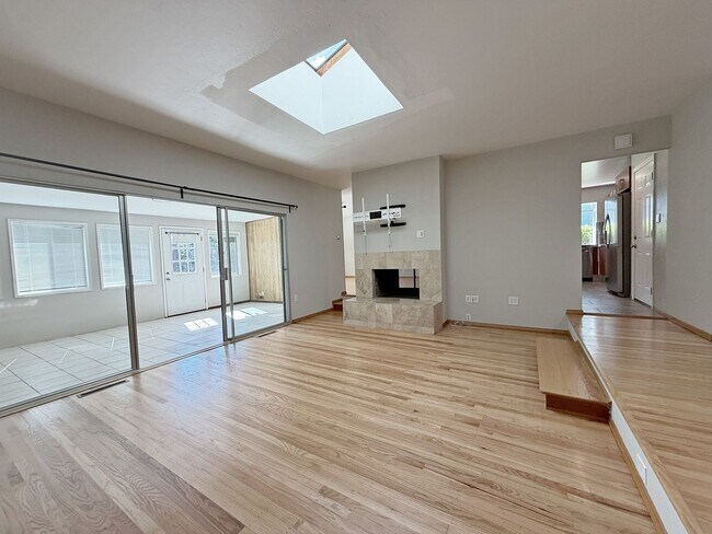 Building Photo - Nice single family home with gorgeous kitchen