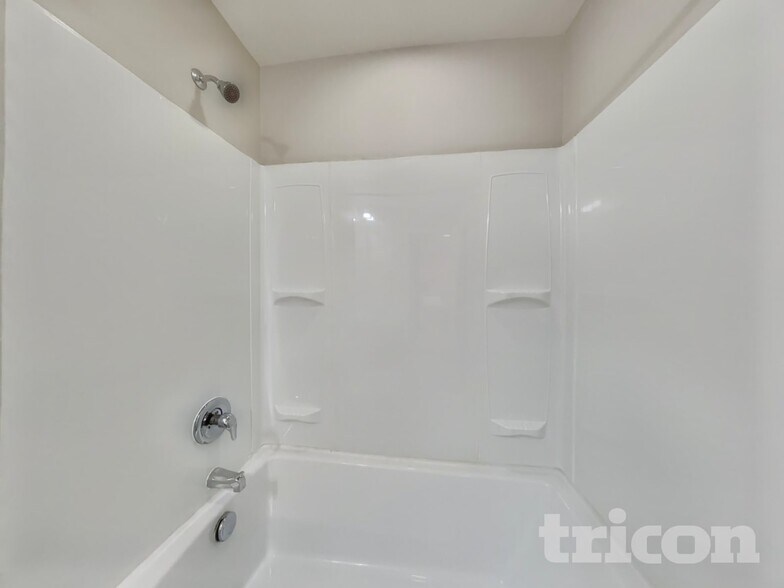 Building Photo - 144 Yadkin St