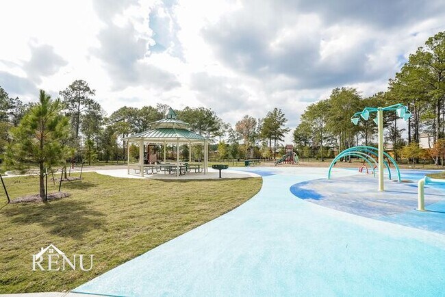 Building Photo - 10406 Sweetwater Creek Dr