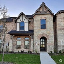 Building Photo - Townhome in Waxahachie, Tx