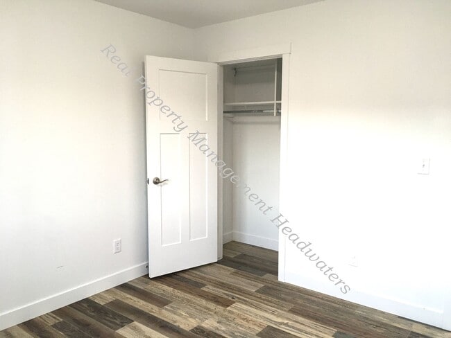 Building Photo - 3 Bedroom 2 Bath House For Rent