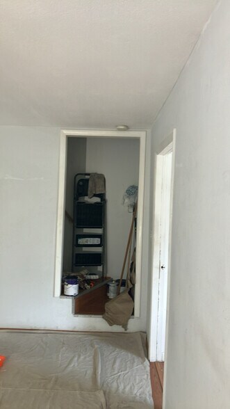 Building Photo - 115 5th St NE