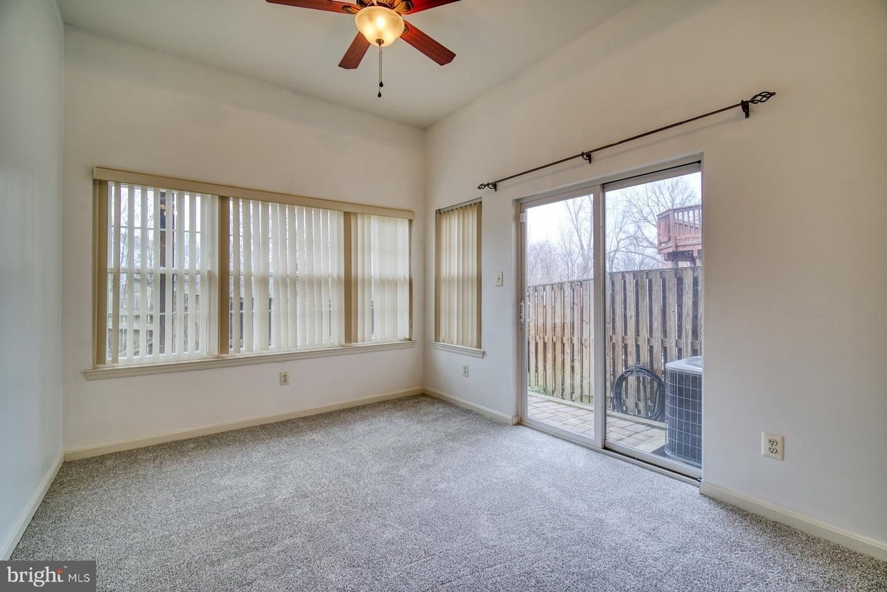 Office/Livingroom - 11598 Tolson Plz