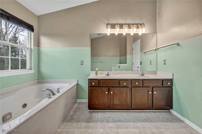 Building Photo - 10375 Kerwick Ct