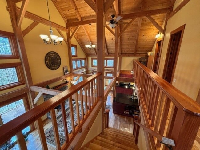 Building Photo - 62 Heights Rd