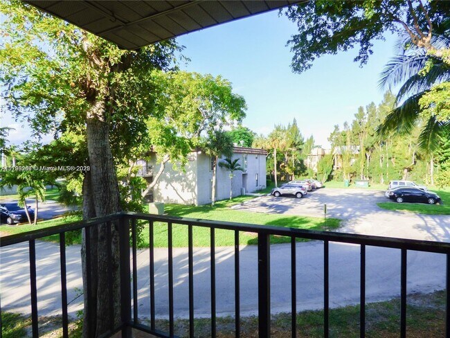 Building Photo - 10355 N Kendall Dr